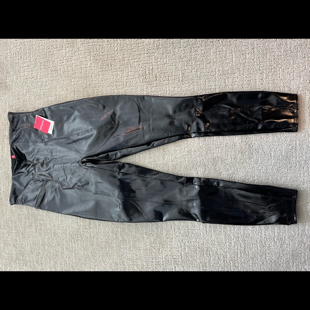 NEVER BEEN WORN Spanx Faux Leather Patent Leggings